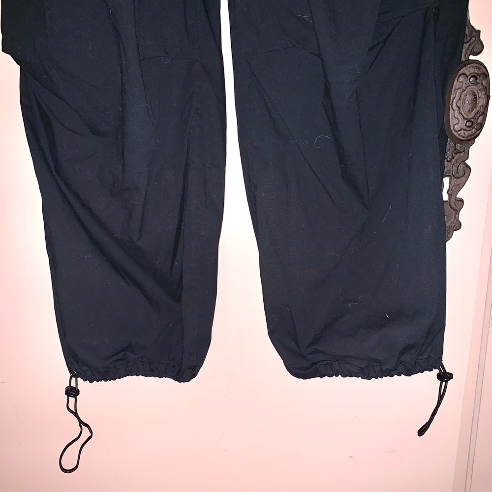 True Craft's Women’s Black Cargo Pants - Picture 6 of 8